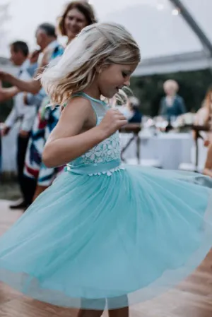 A Line Sleeveless Tulle Lace Knee Length Short Flower Girl Dresses OHR041