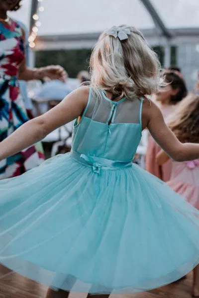A Line Sleeveless Tulle Lace Knee Length Short Flower Girl Dresses OHR041