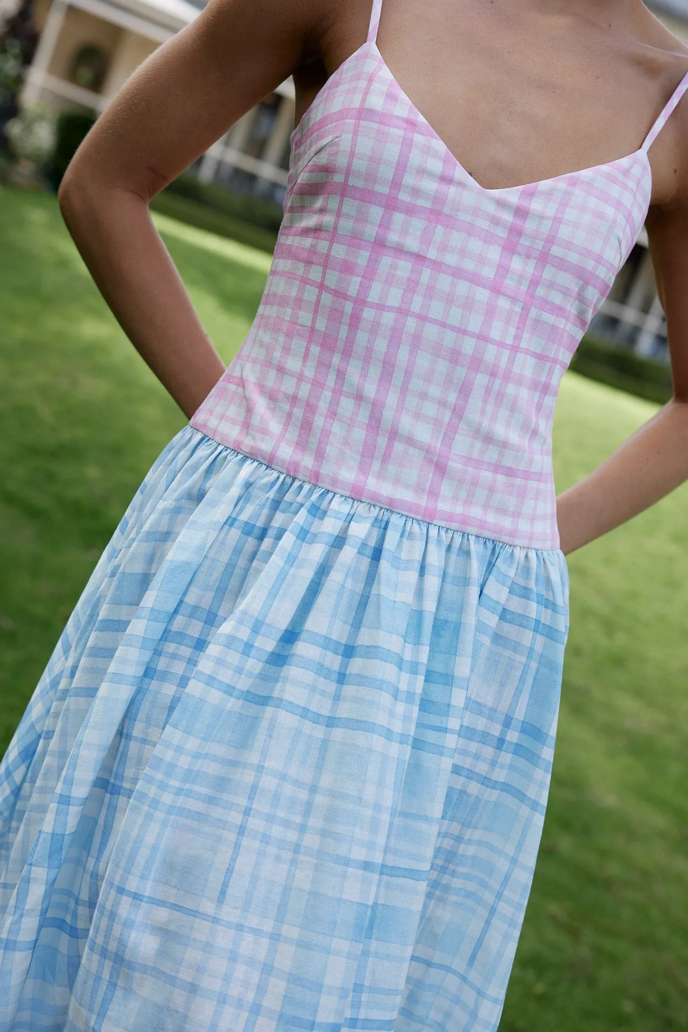 AGATHA DRESS IN POWDER/BABY CHECK