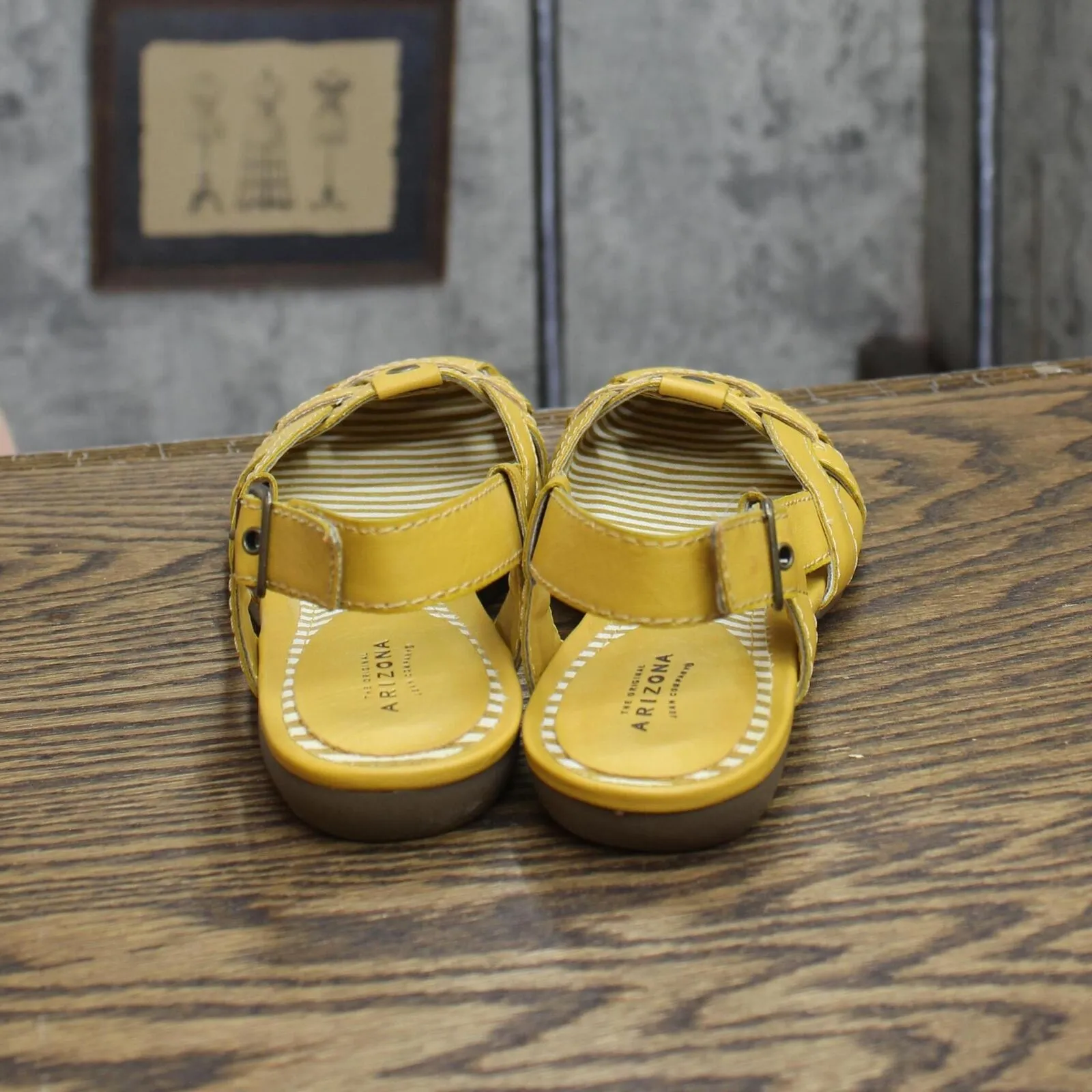 Arizona Jean Company Womens Vintage Sling Strap Back Sandals Yellow 6M