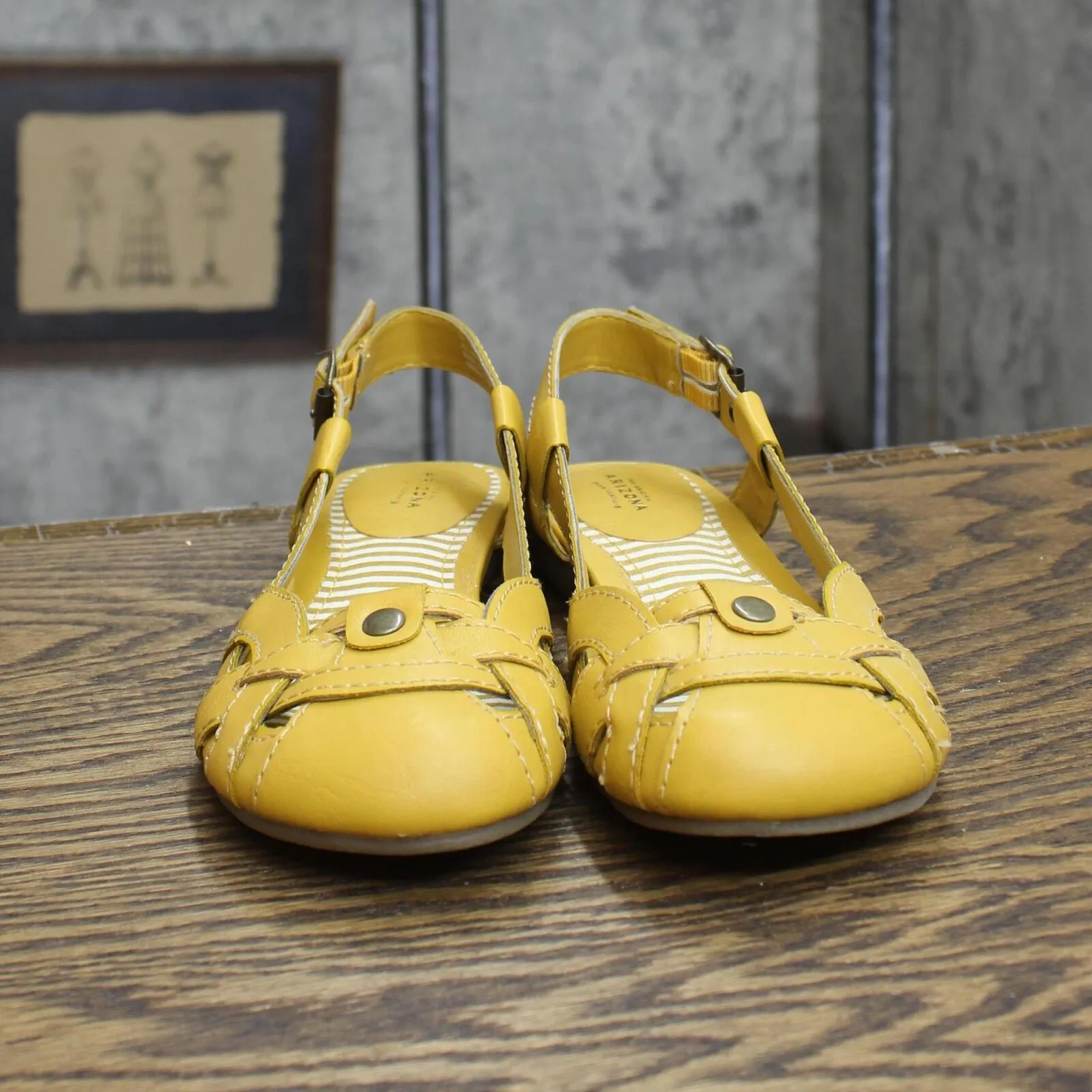 Arizona Jean Company Womens Vintage Sling Strap Back Sandals Yellow 6M