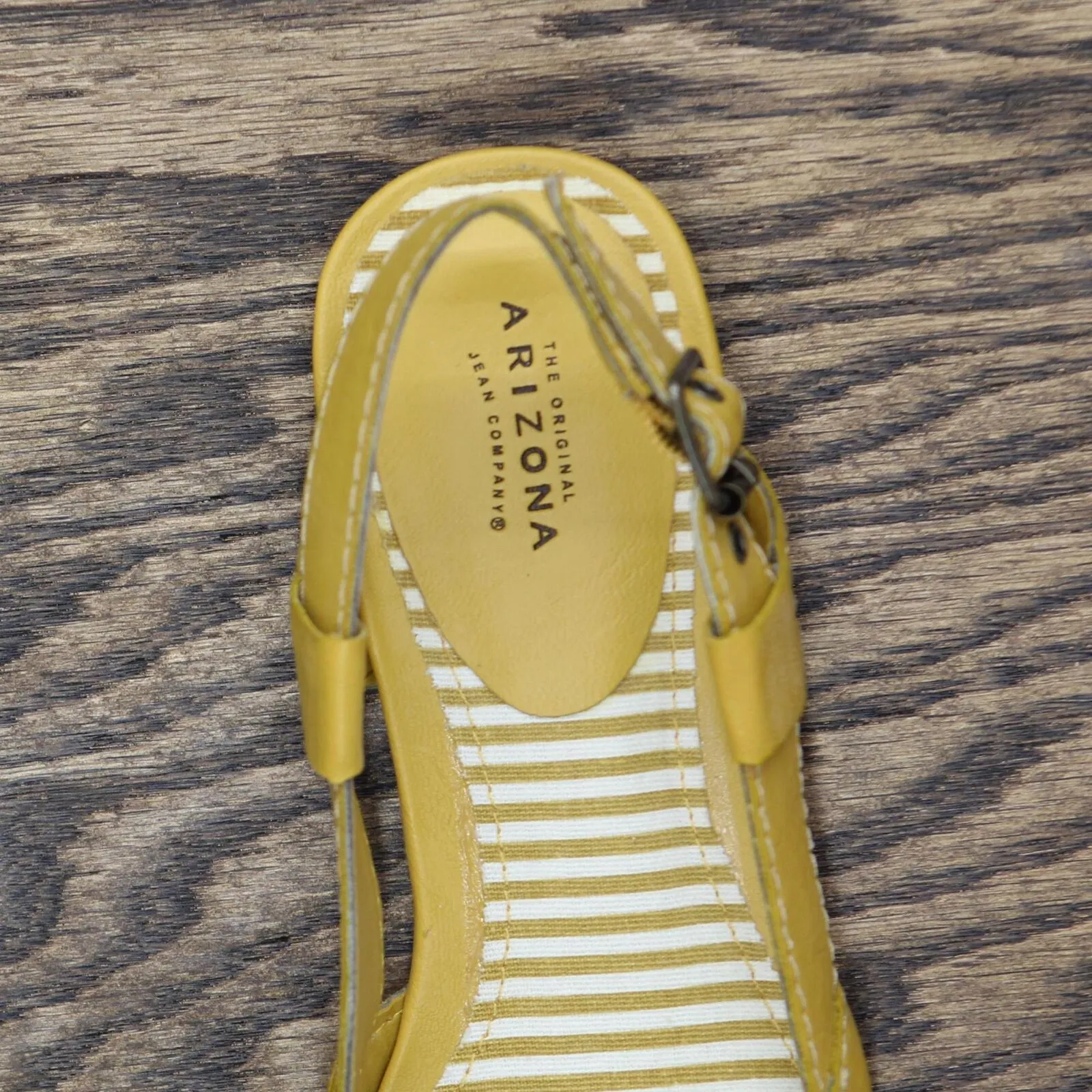 Arizona Jean Company Womens Vintage Sling Strap Back Sandals Yellow 6M