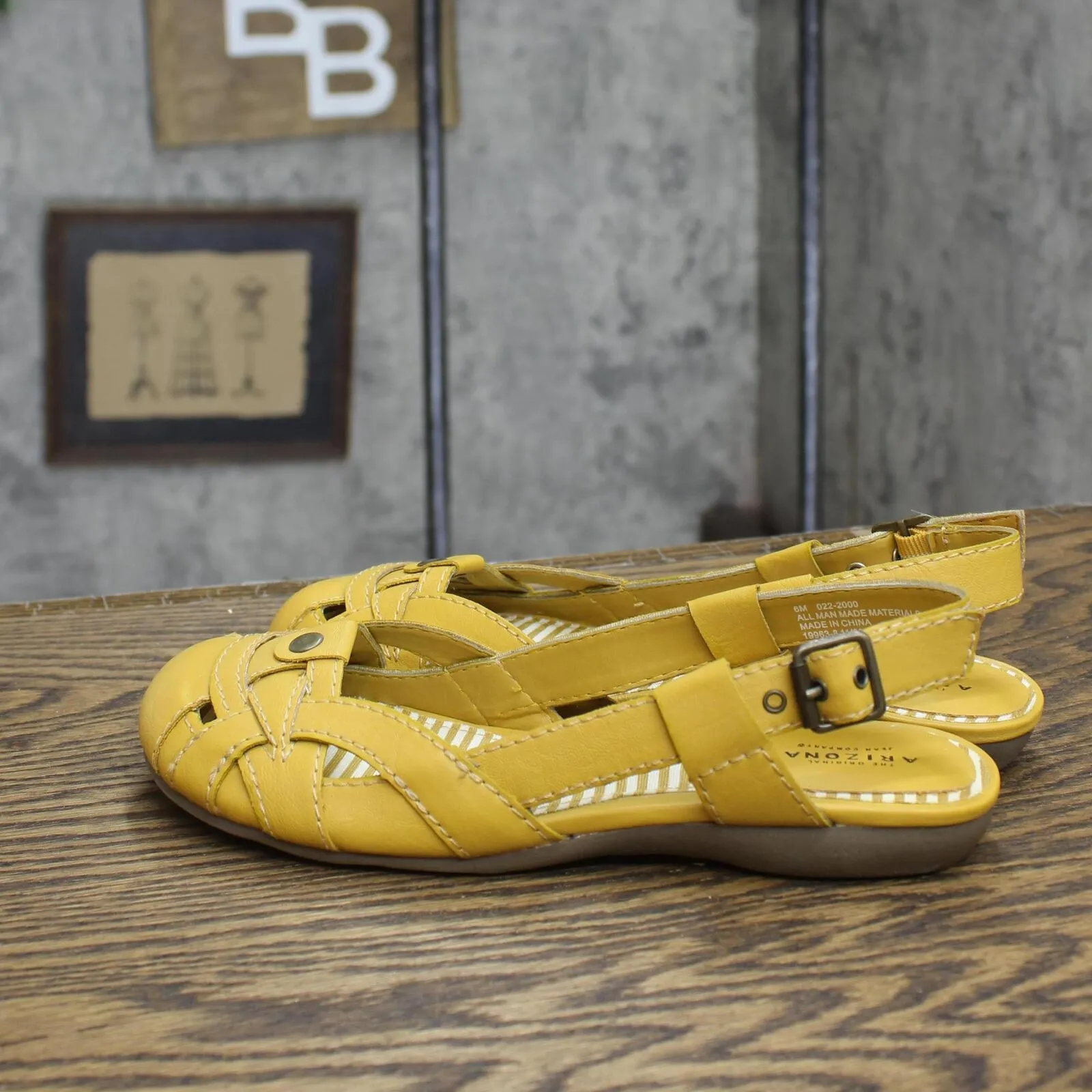 Arizona Jean Company Womens Vintage Sling Strap Back Sandals Yellow 6M