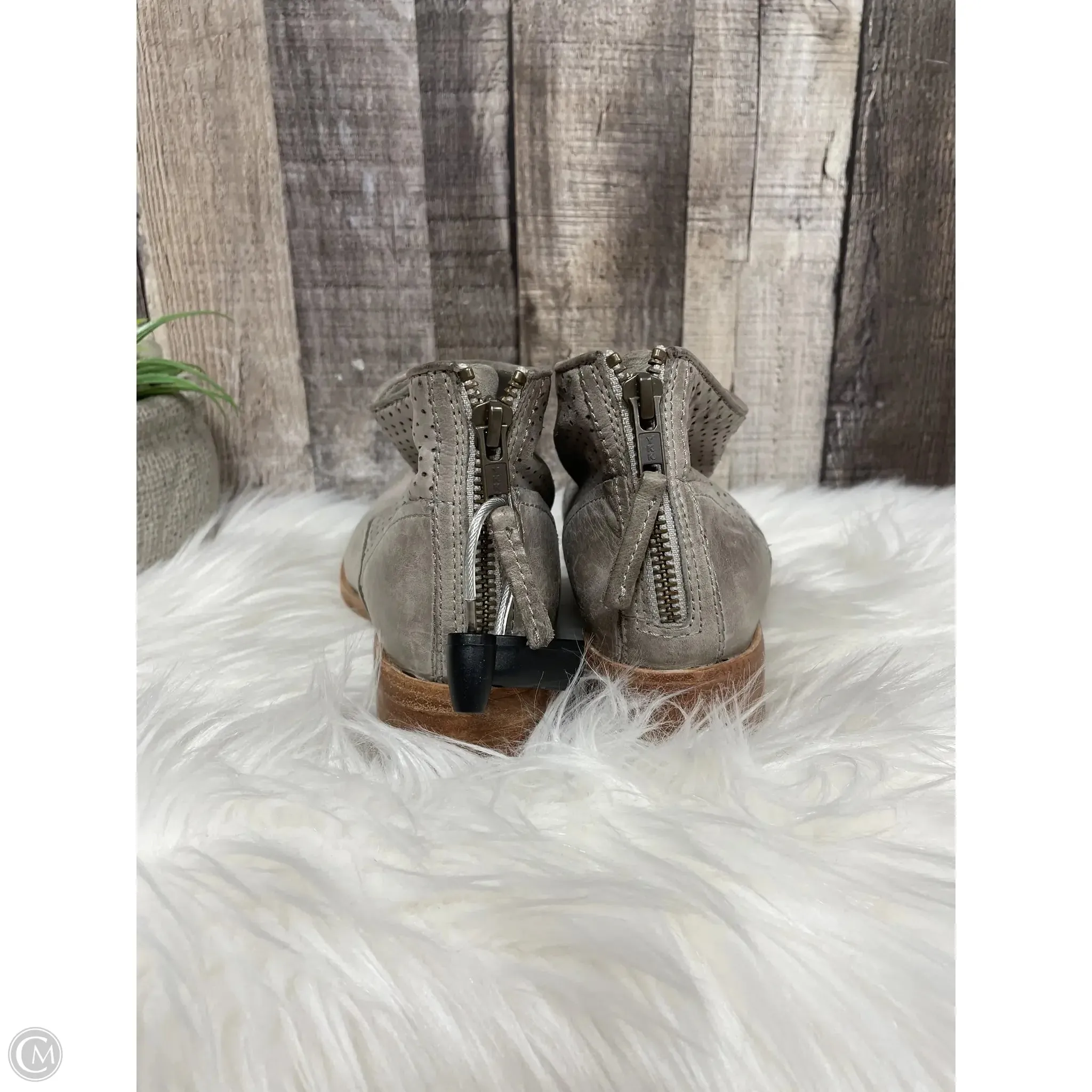 Boots Ankle Flats By Johnston & Murphy In Taupe, Size: 6.5
