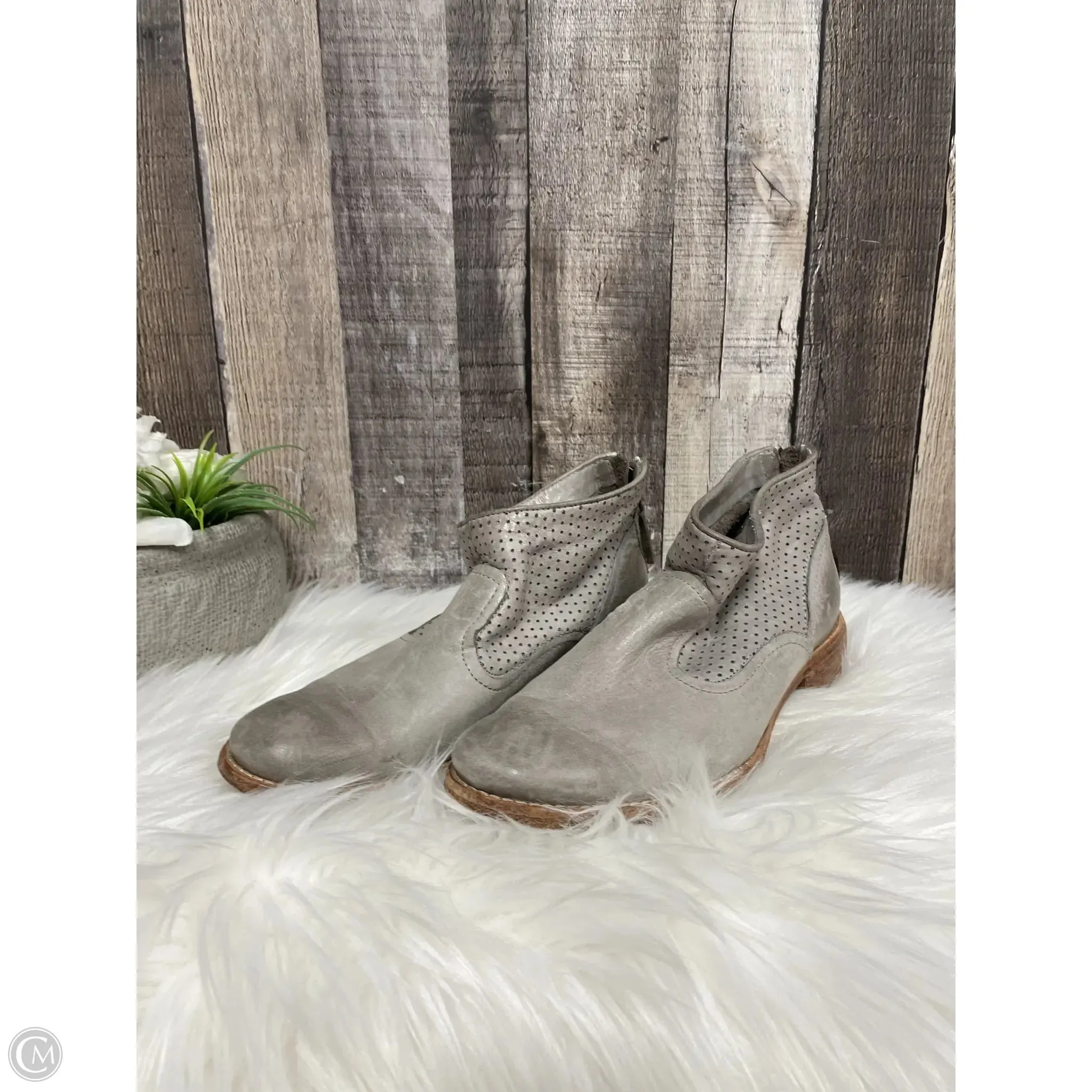 Boots Ankle Flats By Johnston & Murphy In Taupe, Size: 6.5