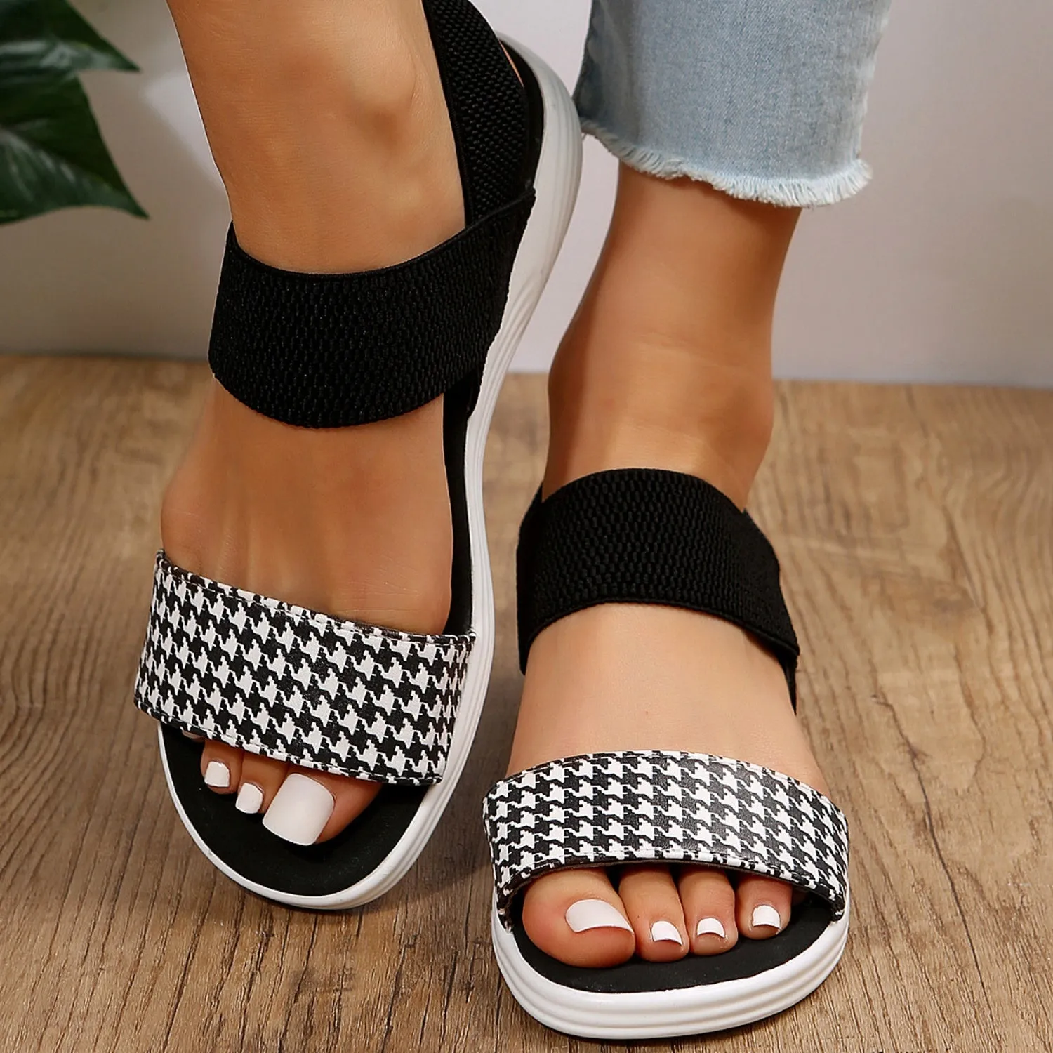 CLARK Open Toe Low Heel Sandals