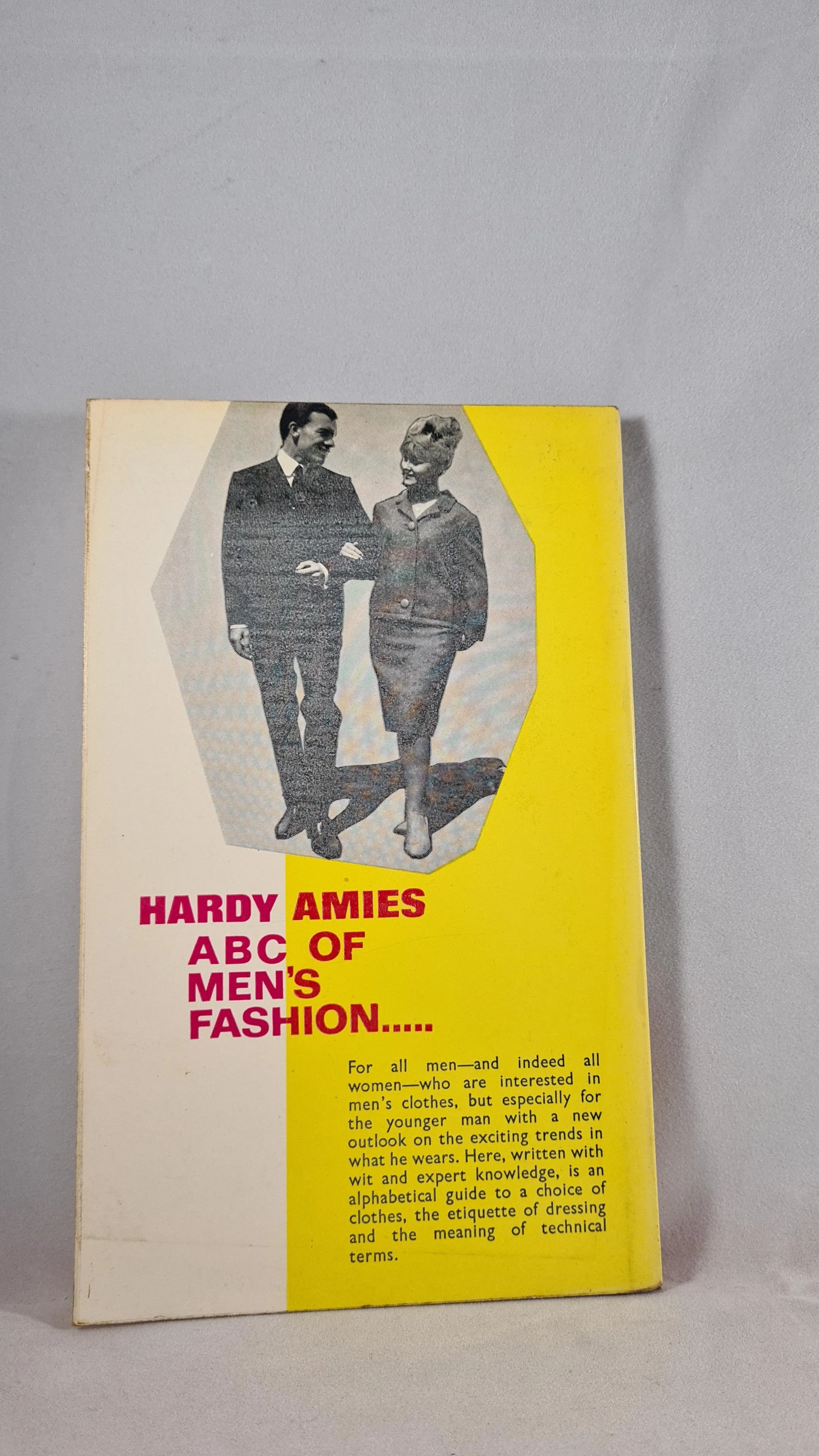 Hardy Amies - A B C of Men's Fashion, Newnes, 1964, Paperbacks