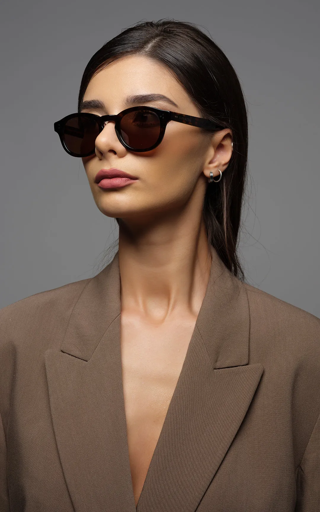 il Pantheon / Tortoise Red   Dark Brown Lens.