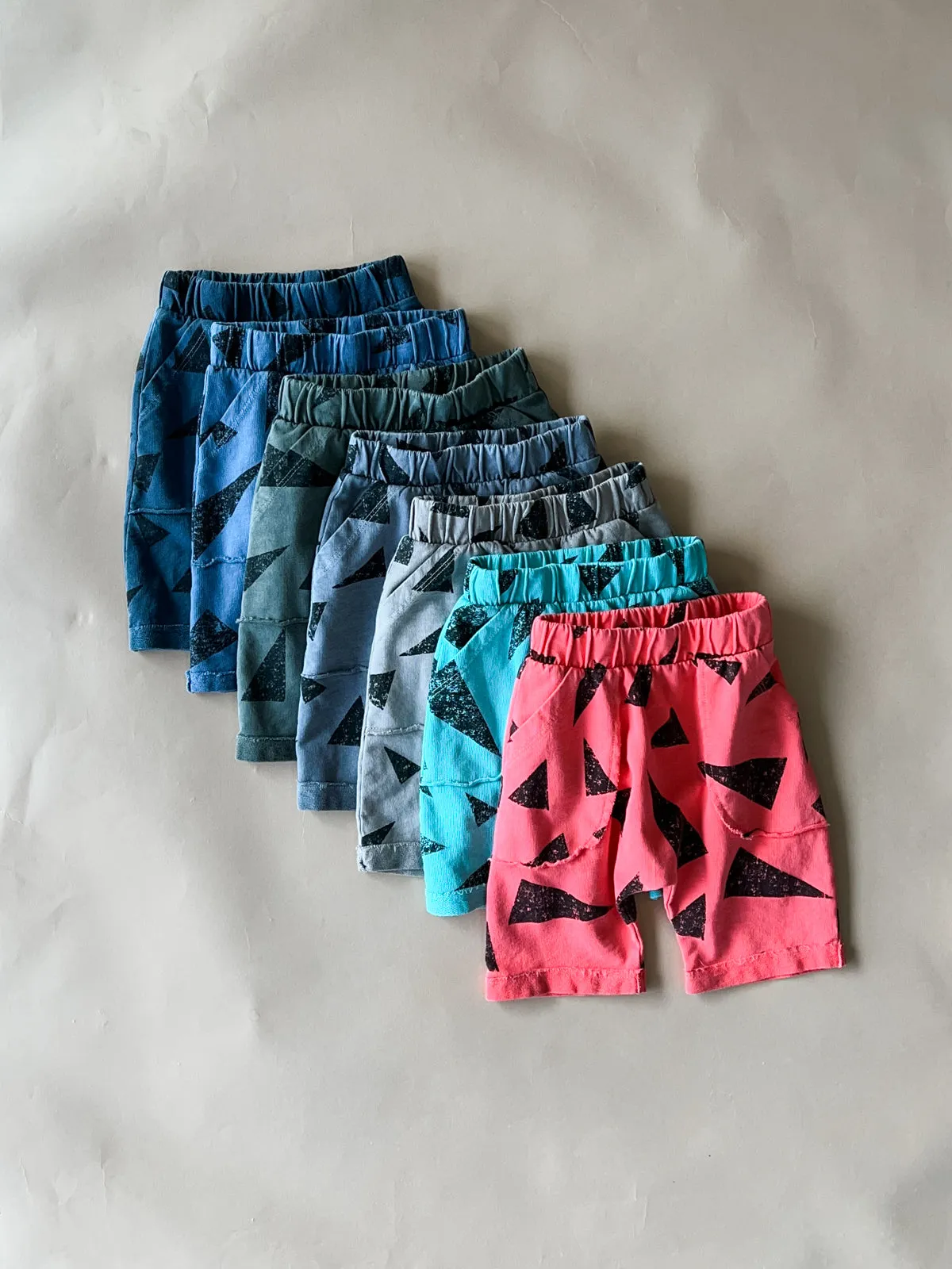 Ivan-Triangle Shorts | Cobblestone