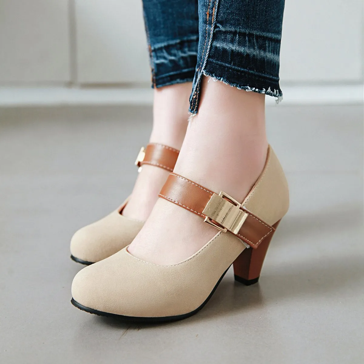 Ladies Round Toe Mary Janes Mid Heeled Shoes for Woman