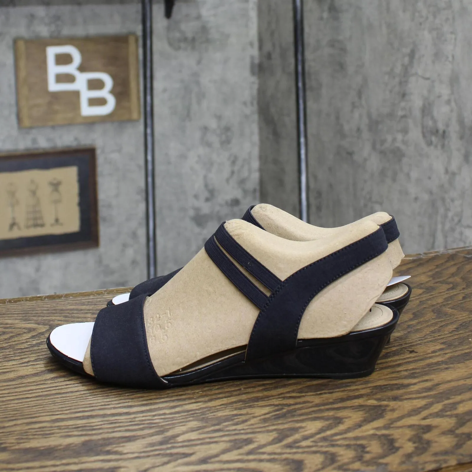 Lifestride Womens Yolo Wedge Sandal F4561F1 Navy Blue 9.5M