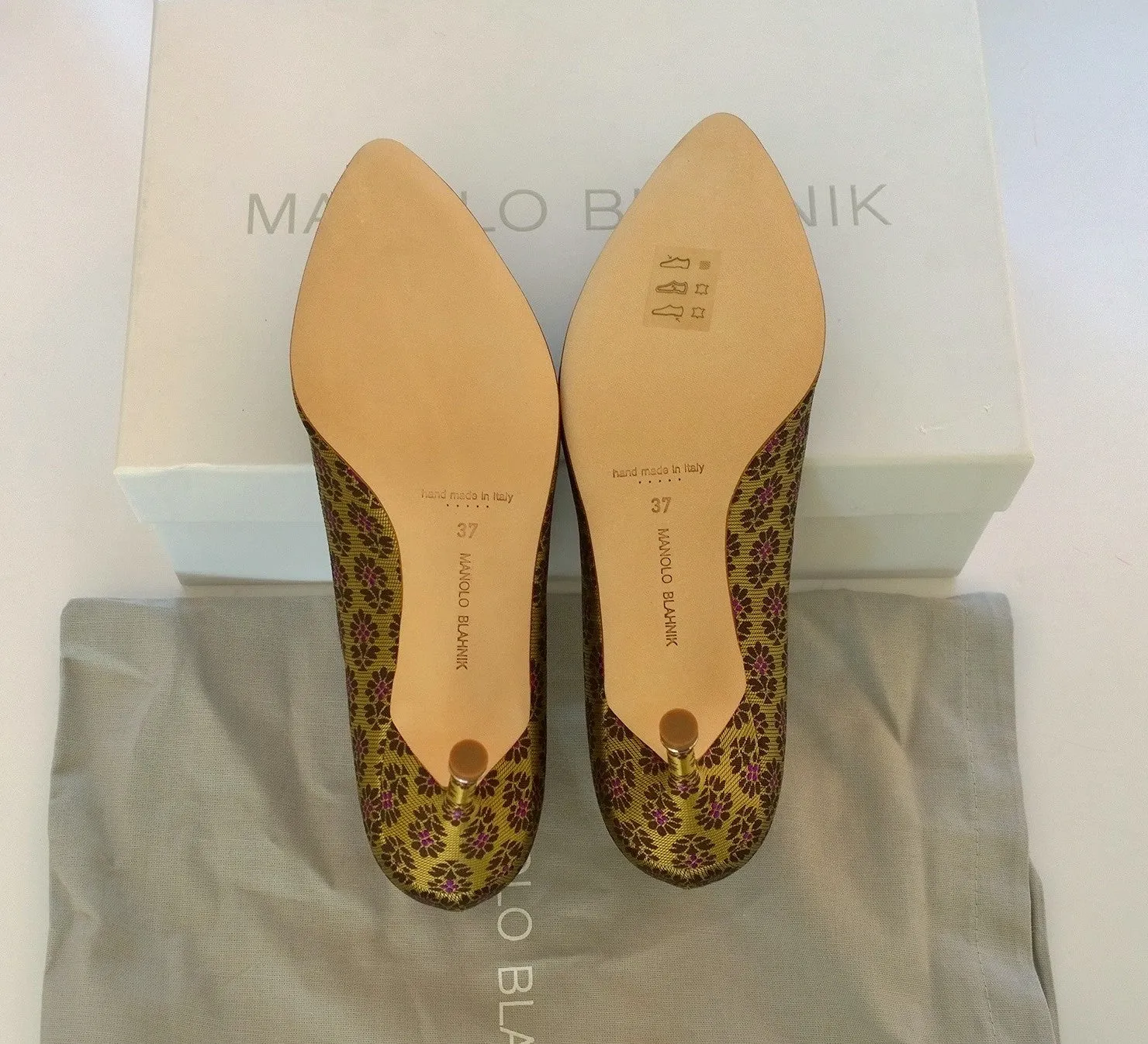 Manolo Blahnik Hangisi Brocade Heels Amethyst Rhinestone Buckle Shoes