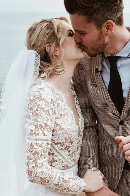 Mermaid V-Neck Long Sleeves Floor-Length Lace Wedding Dress with Split OHD250