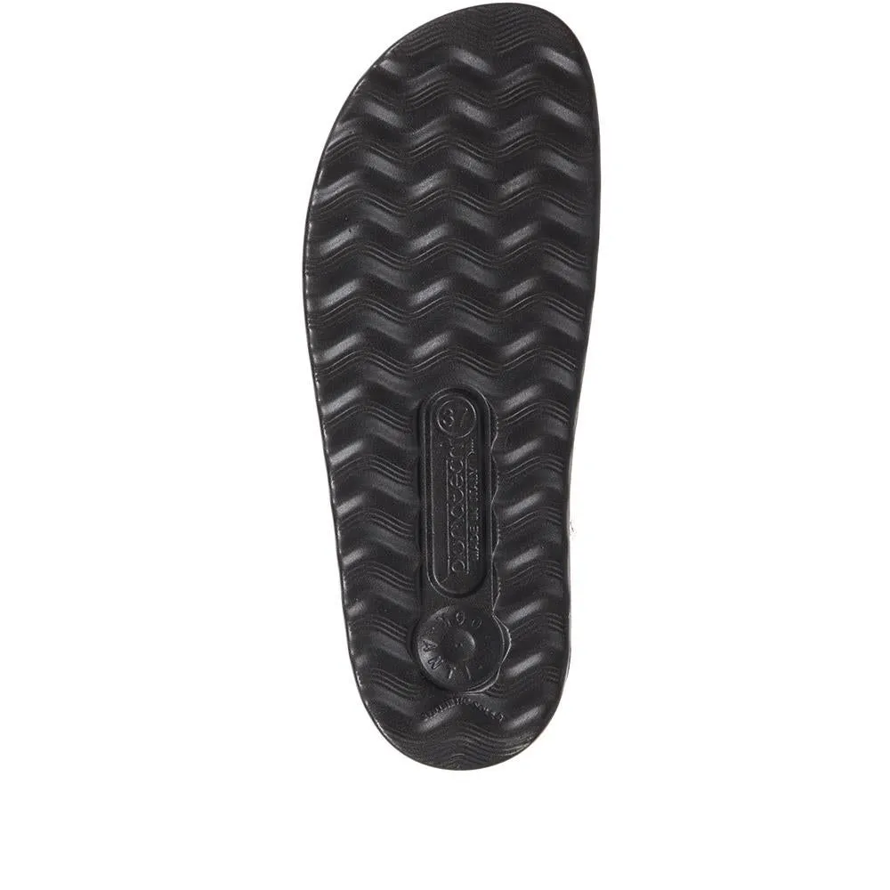 Metallic Cross Strap Sandals - FLY39011 / 324 758