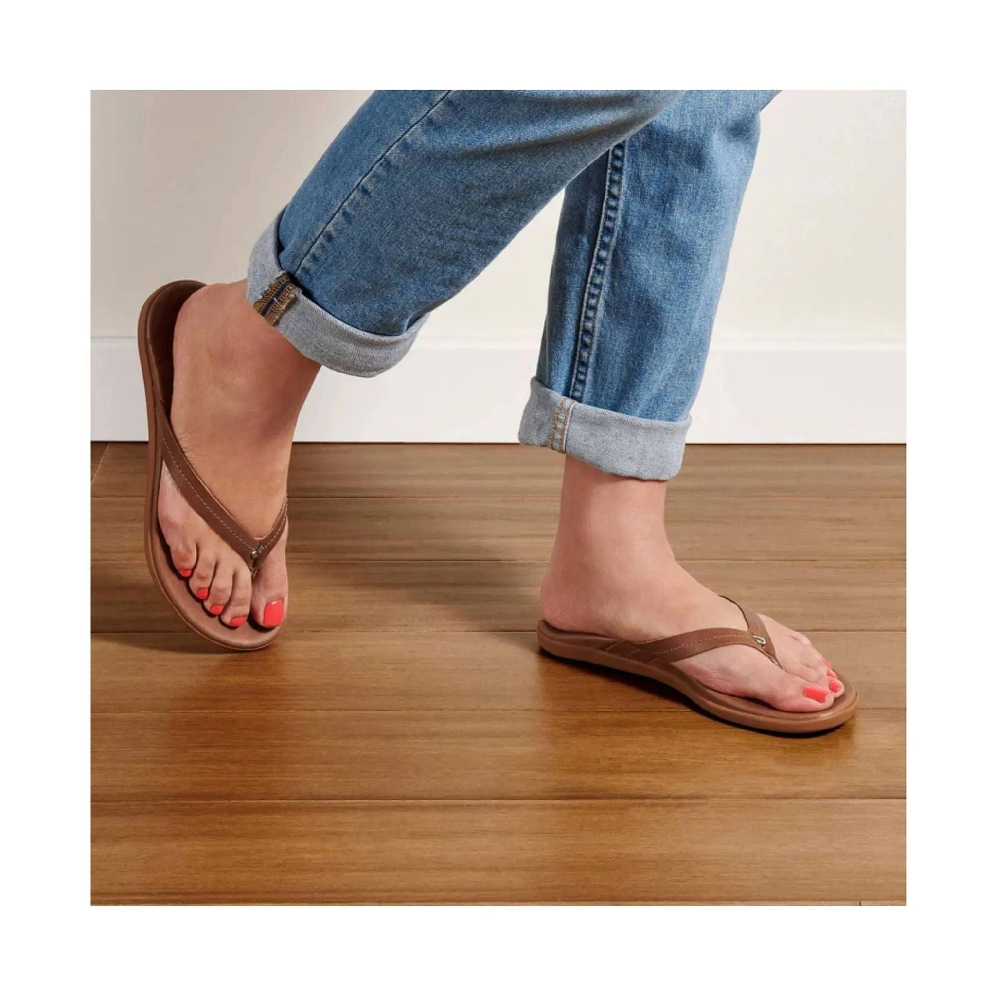 OluKai Women's Honu Leather Beach Sandals - Tan