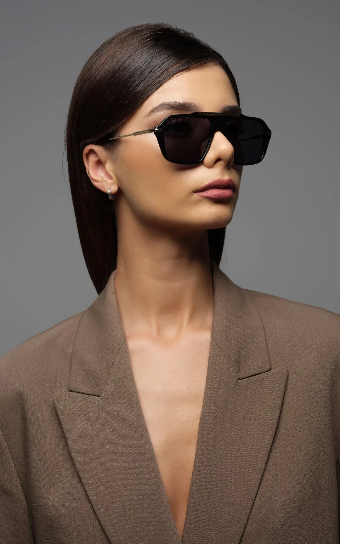 Palazzo Ducezio / Black & Gold Color   Dark Black Lens.