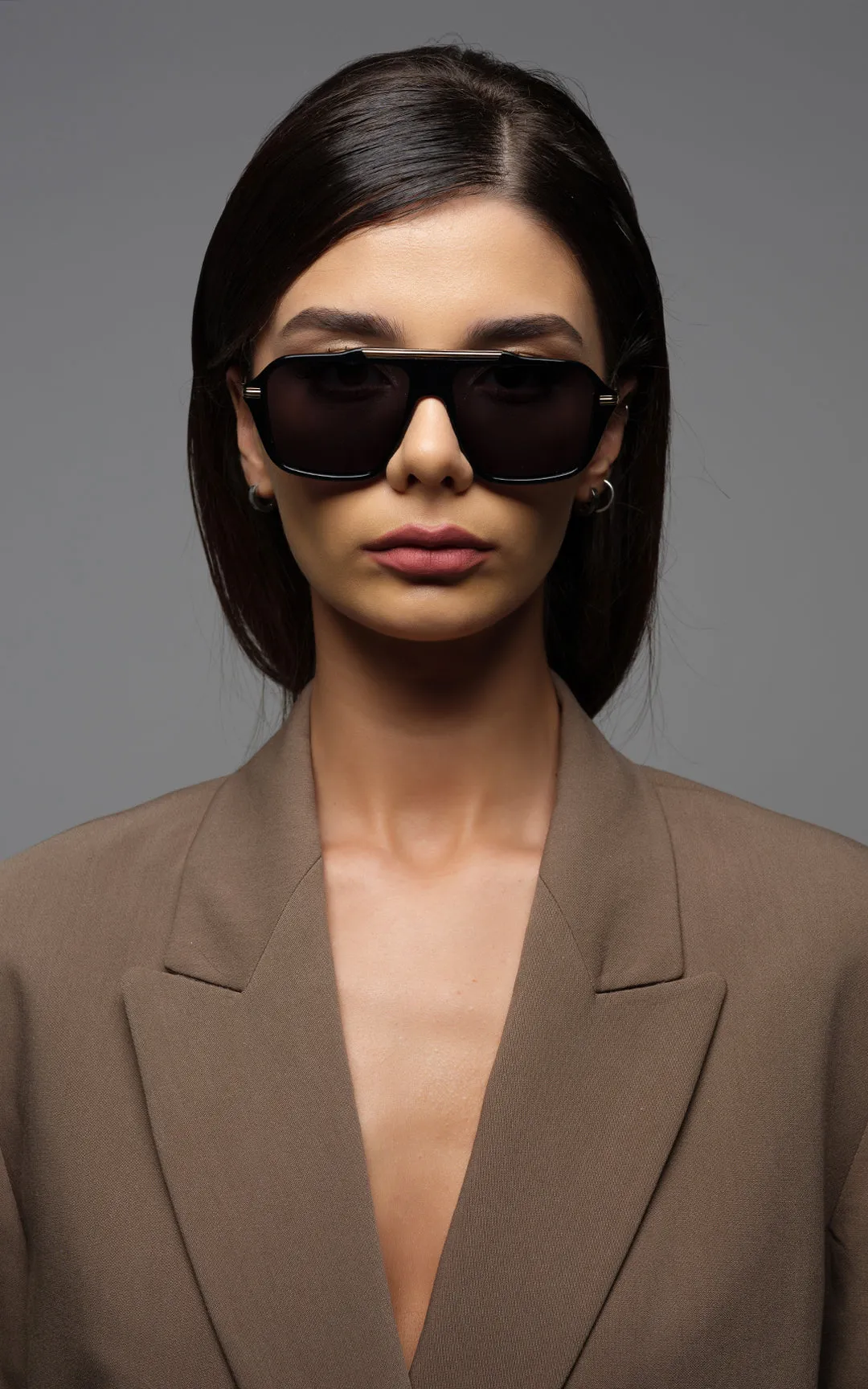 Palazzo Ducezio / Black & Gold Color   Dark Black Lens.