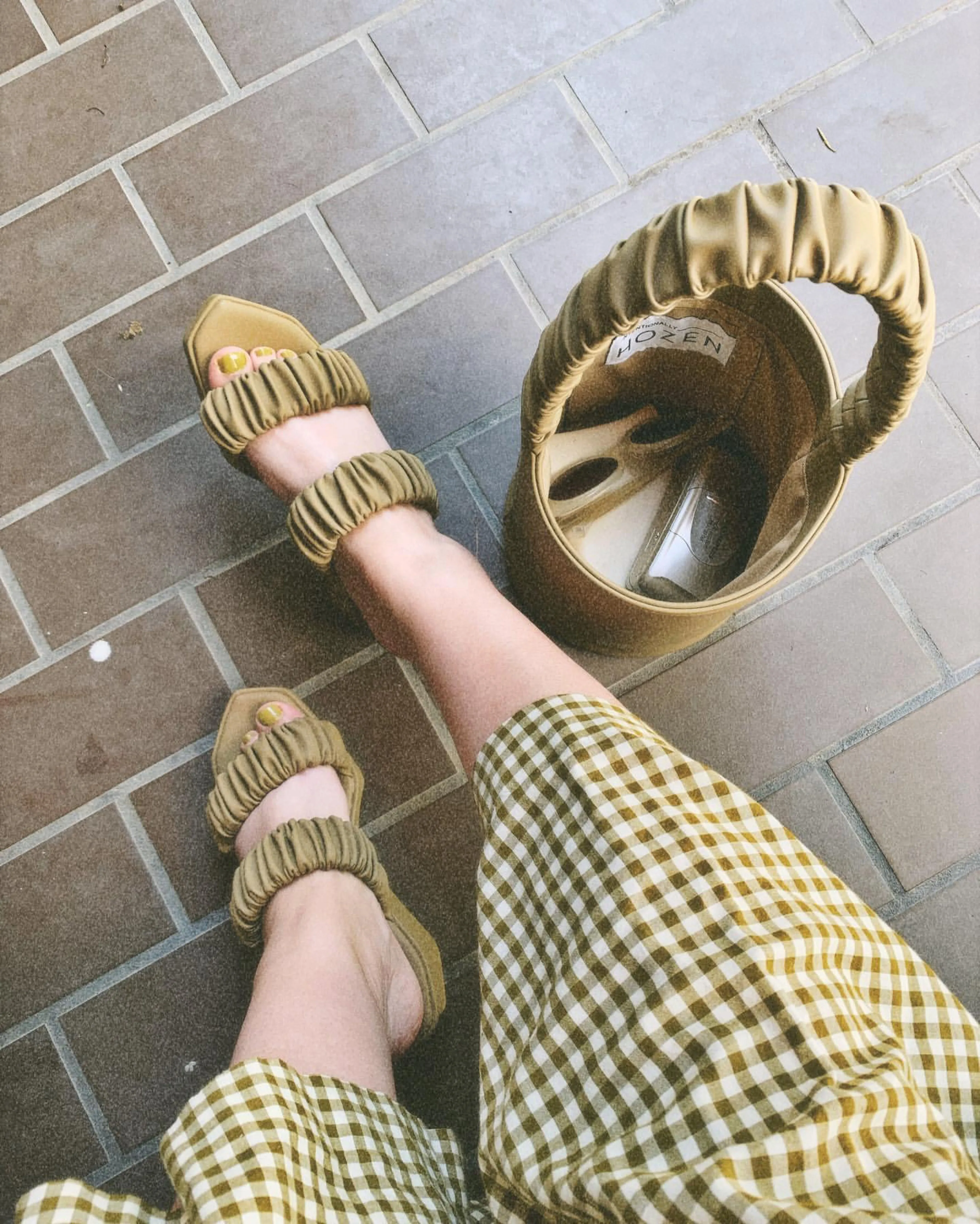 Phorna Scrunchie Flatform • Toffee | IB x HOZEN