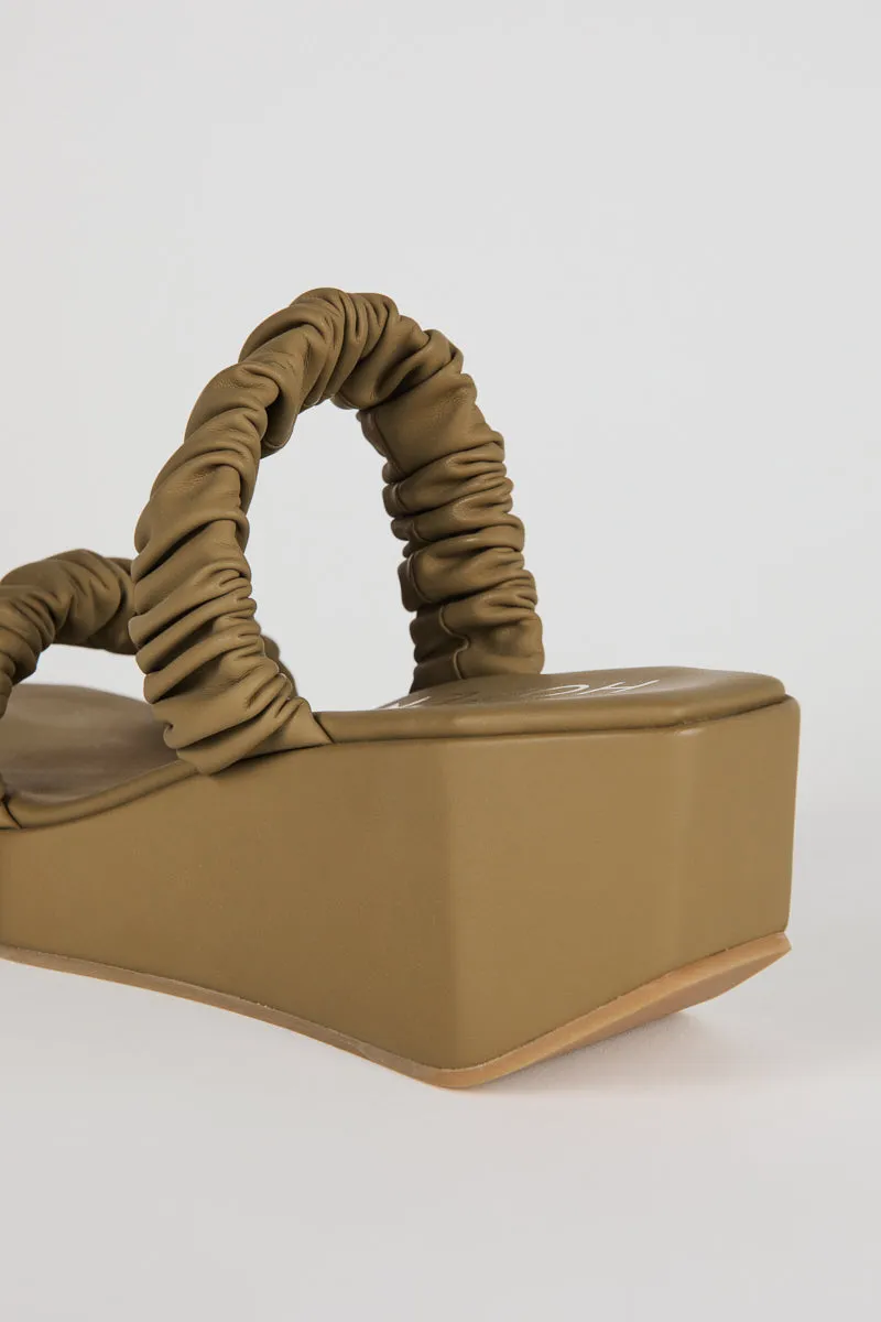 Phorna Scrunchie Flatform • Toffee | IB x HOZEN