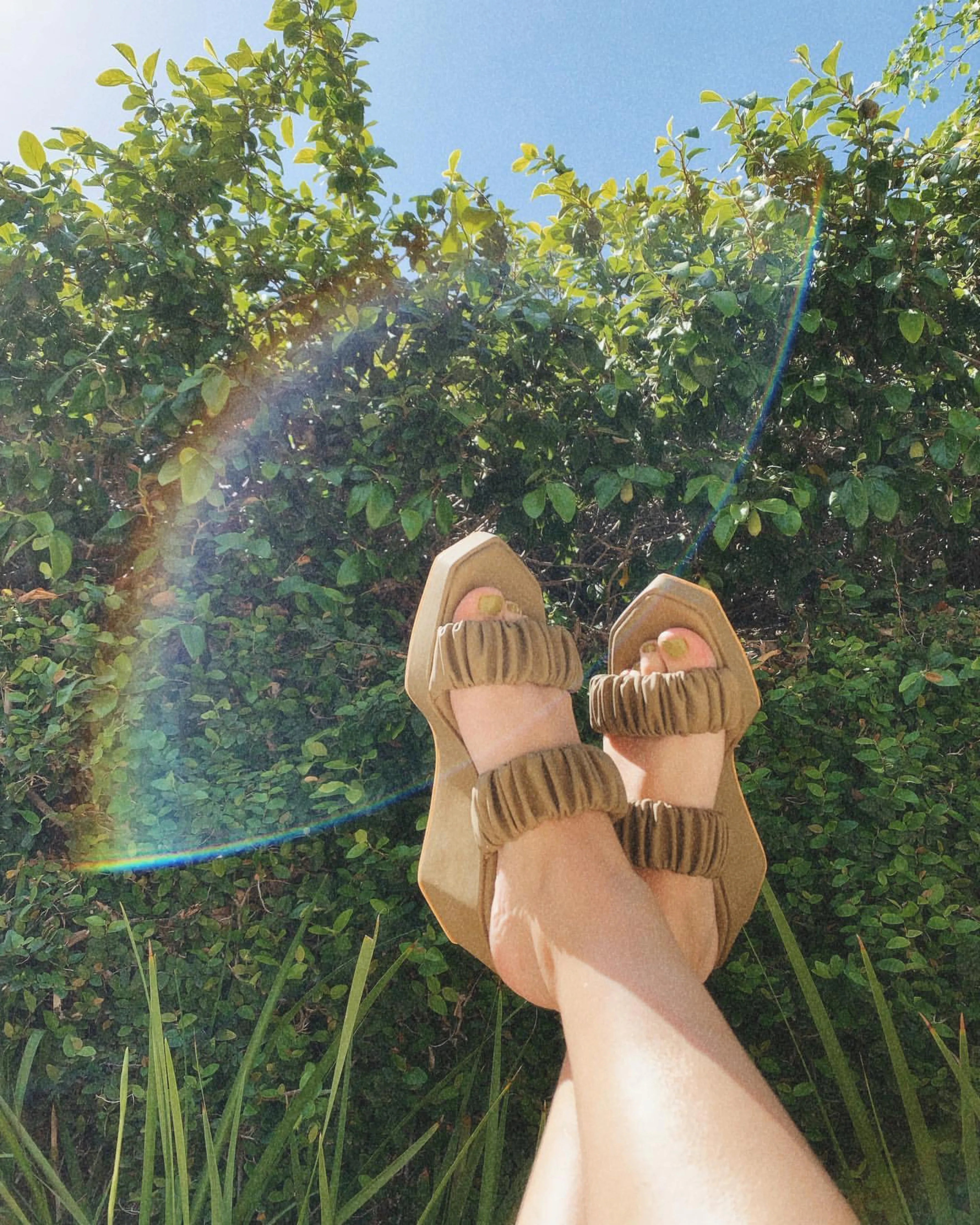 Phorna Scrunchie Flatform • Toffee | IB x HOZEN