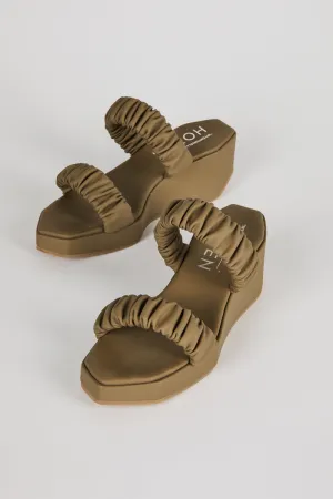 Phorna Scrunchie Flatform • Toffee | IB x HOZEN