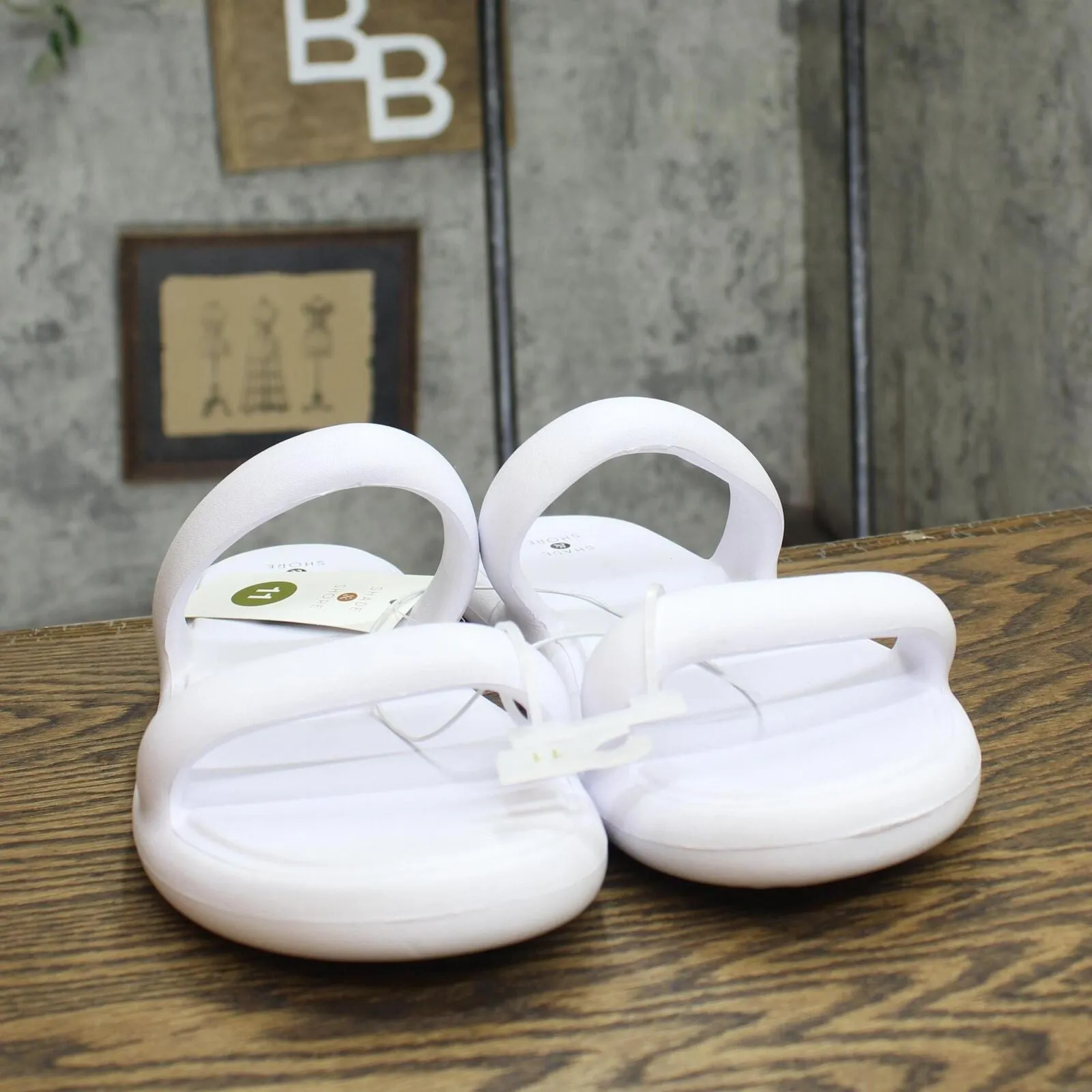 Shade & Shore Womens Ellen EVA Footbed Sandals 89887077 White 11M