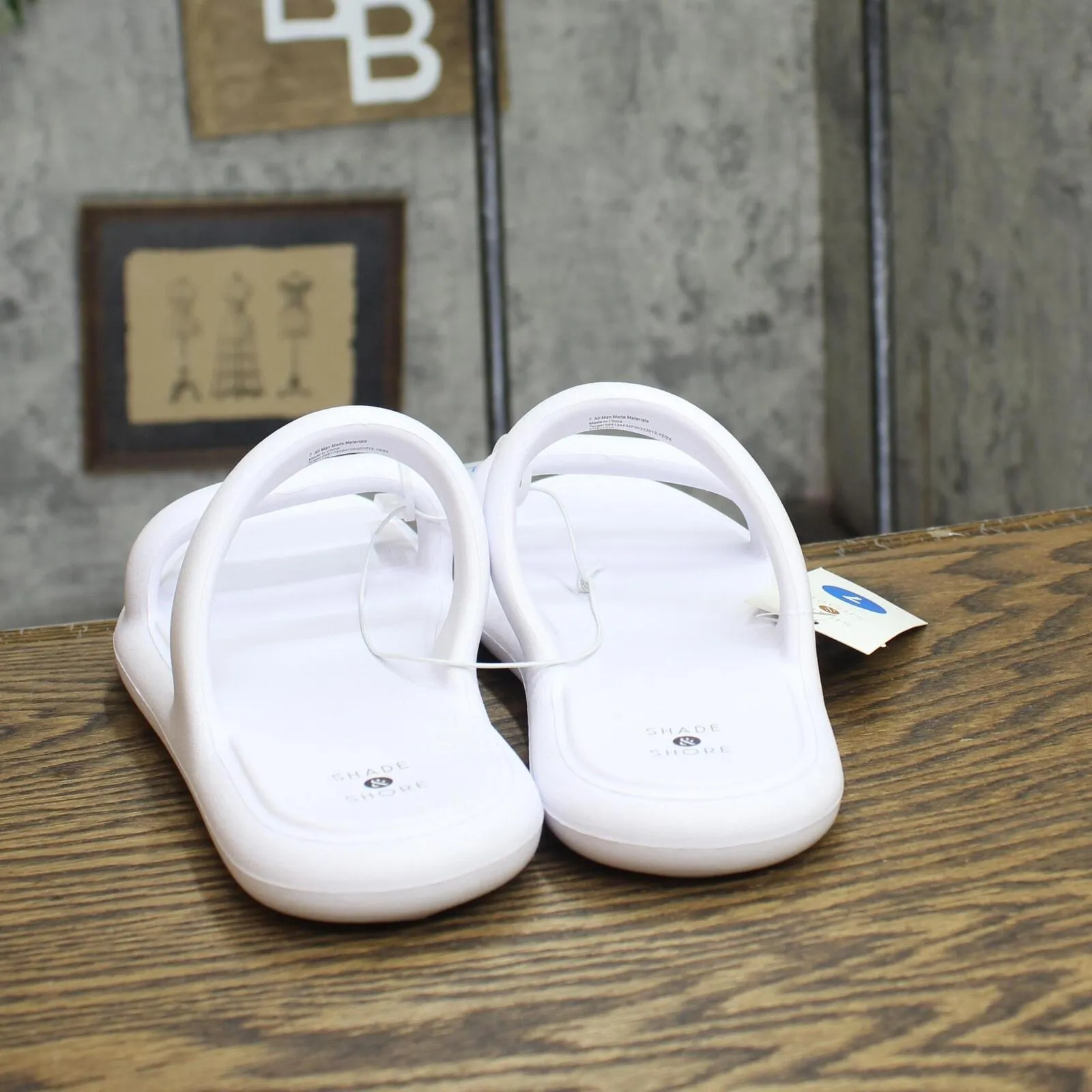 Shade & Shore Womens Ellen EVA Footbed Sandals 89887077 White 7M