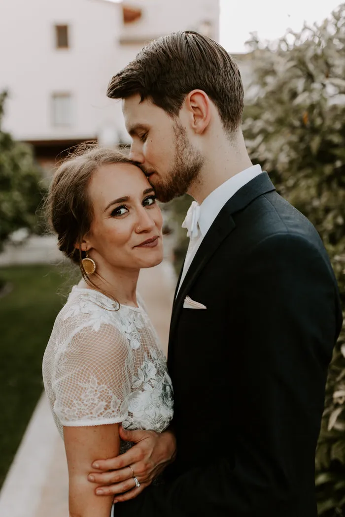 Sheath Short Sleeve Unique Lace Bohoemian Wedding Dress Bridal Gown YRL114