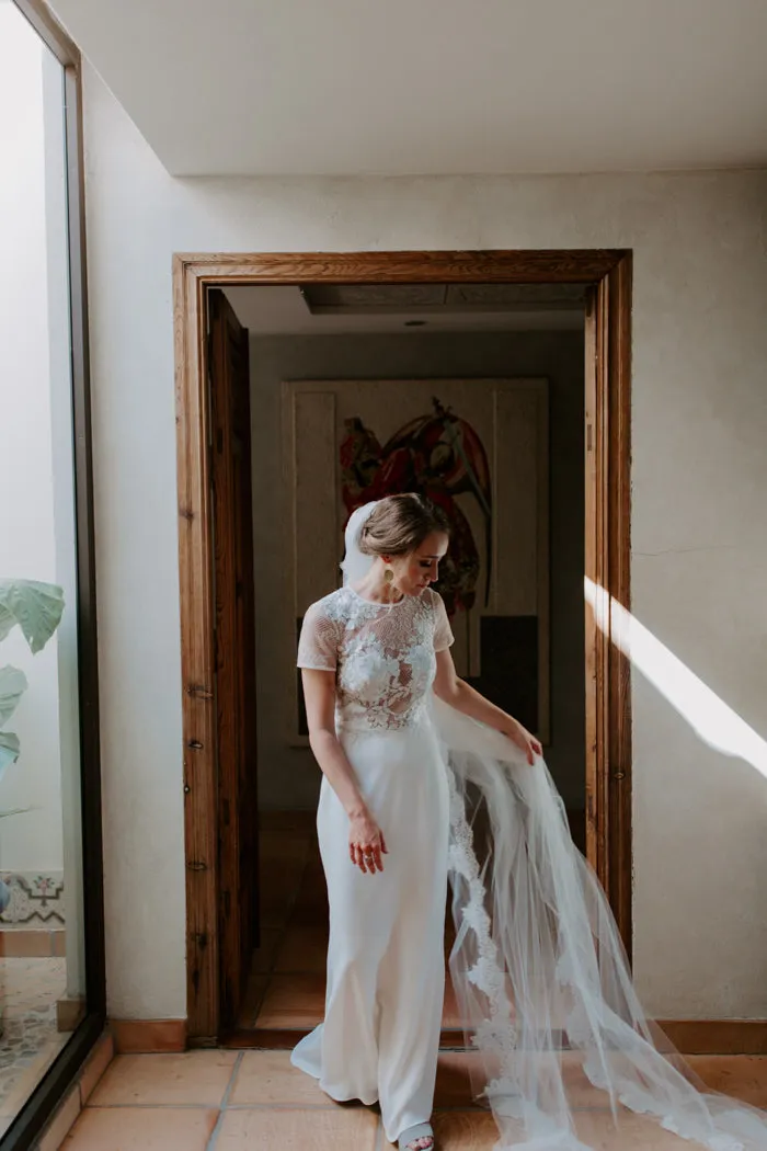 Sheath Short Sleeve Unique Lace Bohoemian Wedding Dress Bridal Gown YRL114