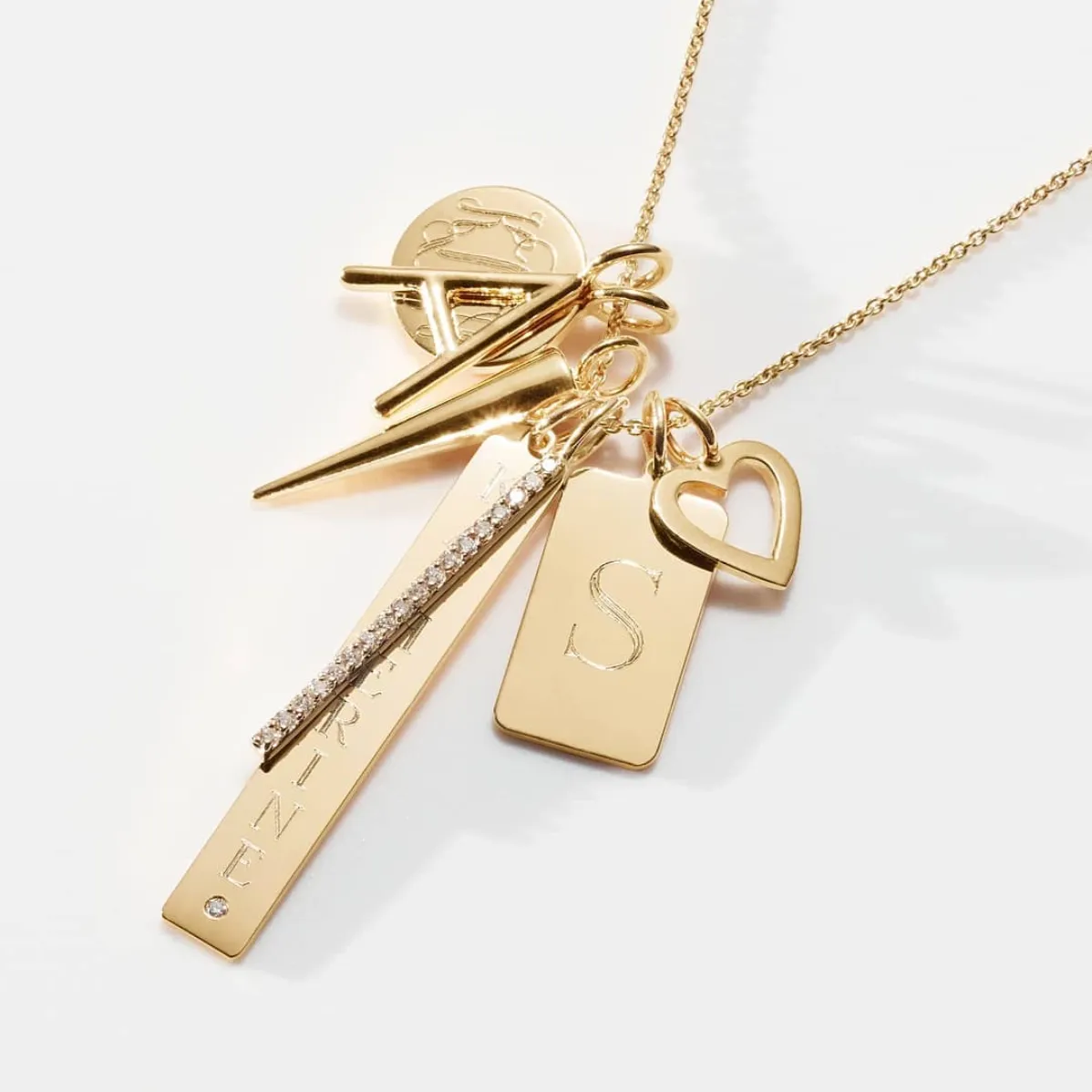 SOPHIA MEDALLION NECKLACE
