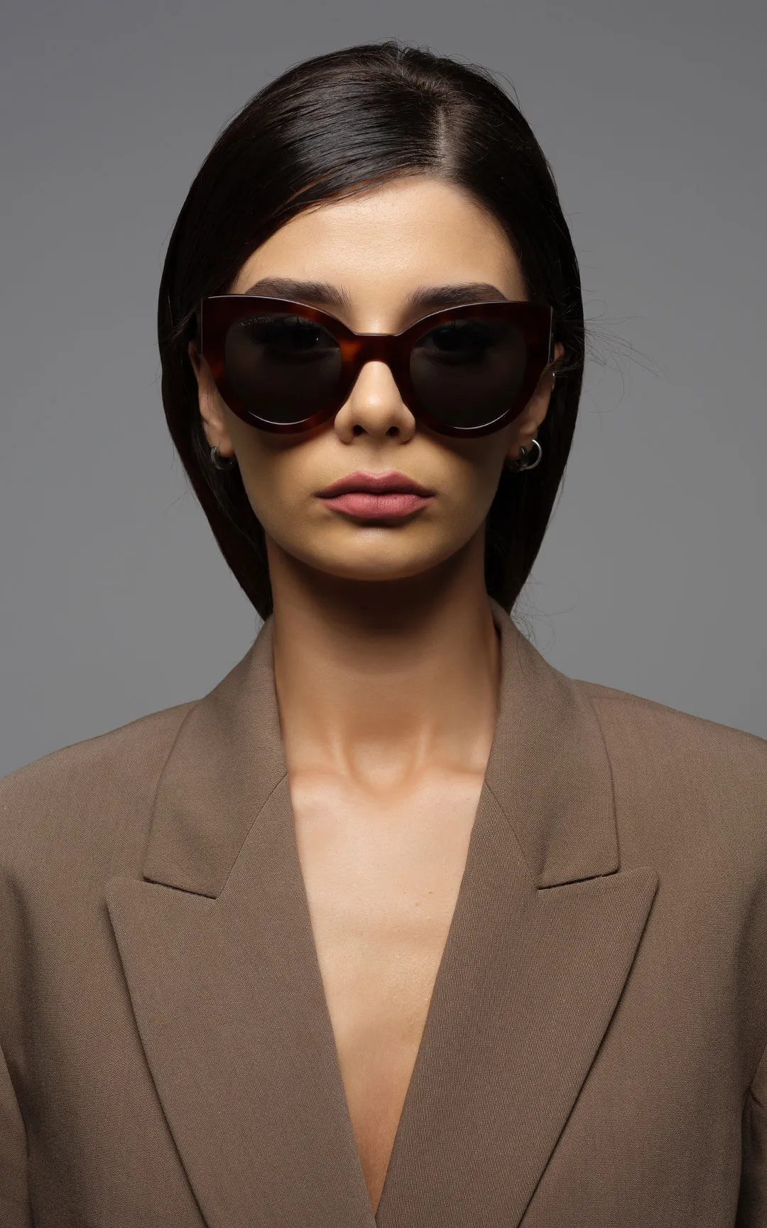 Trulli / Tortoise Red   Dark Black Lens.