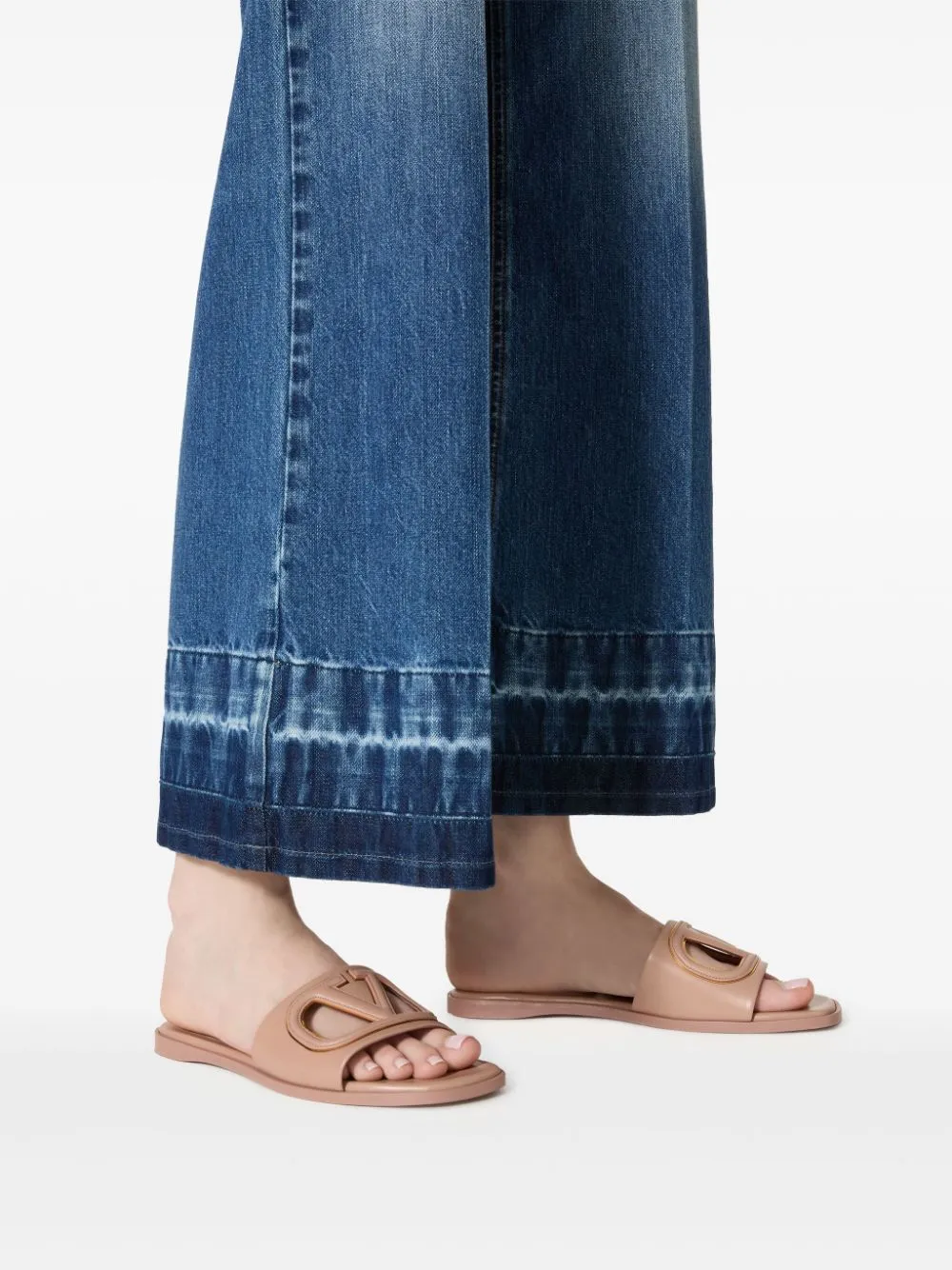 Vlogo cut-out leather slides