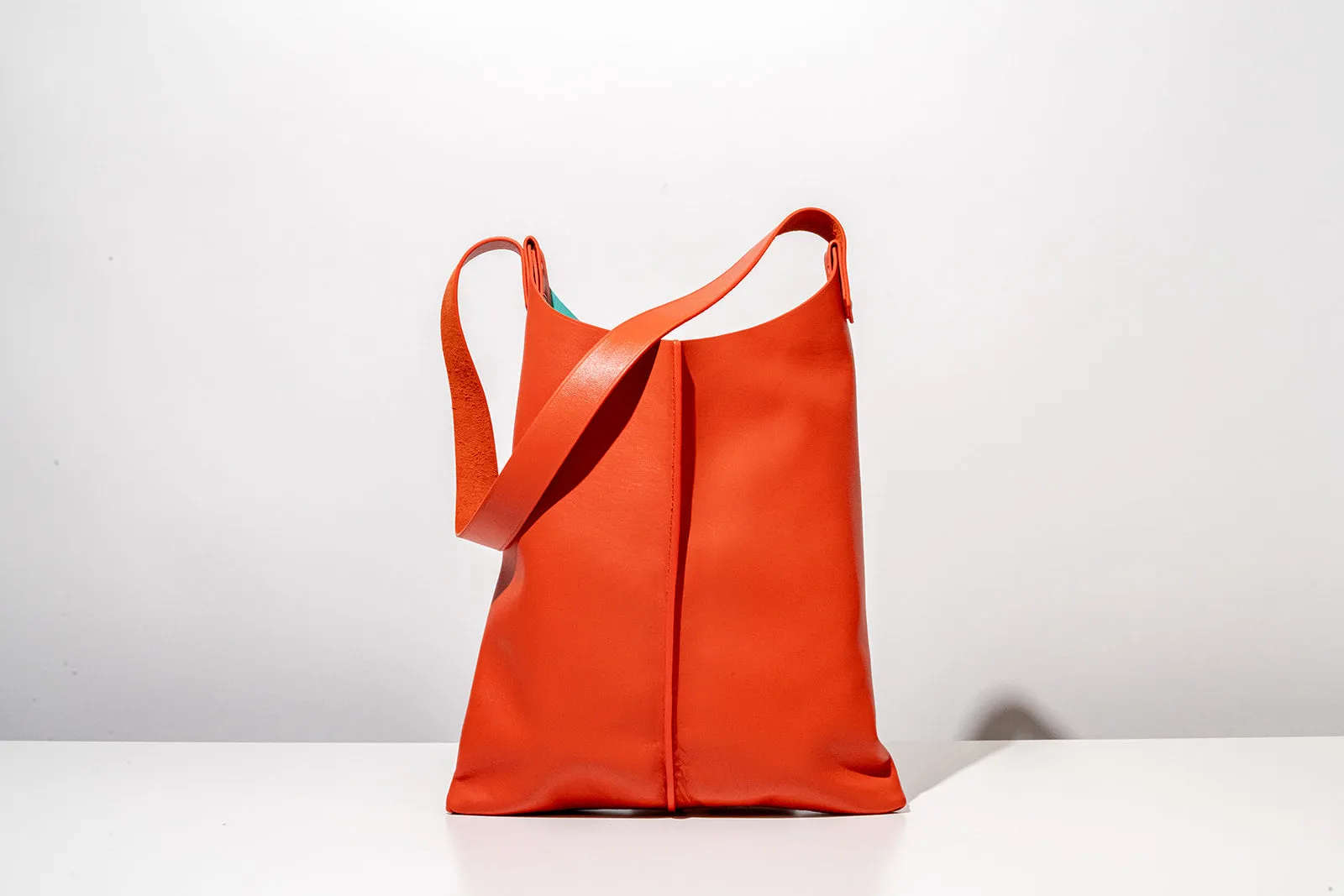 Wedge handbag - French lamb leather in Cherry red - Luxury edition *05