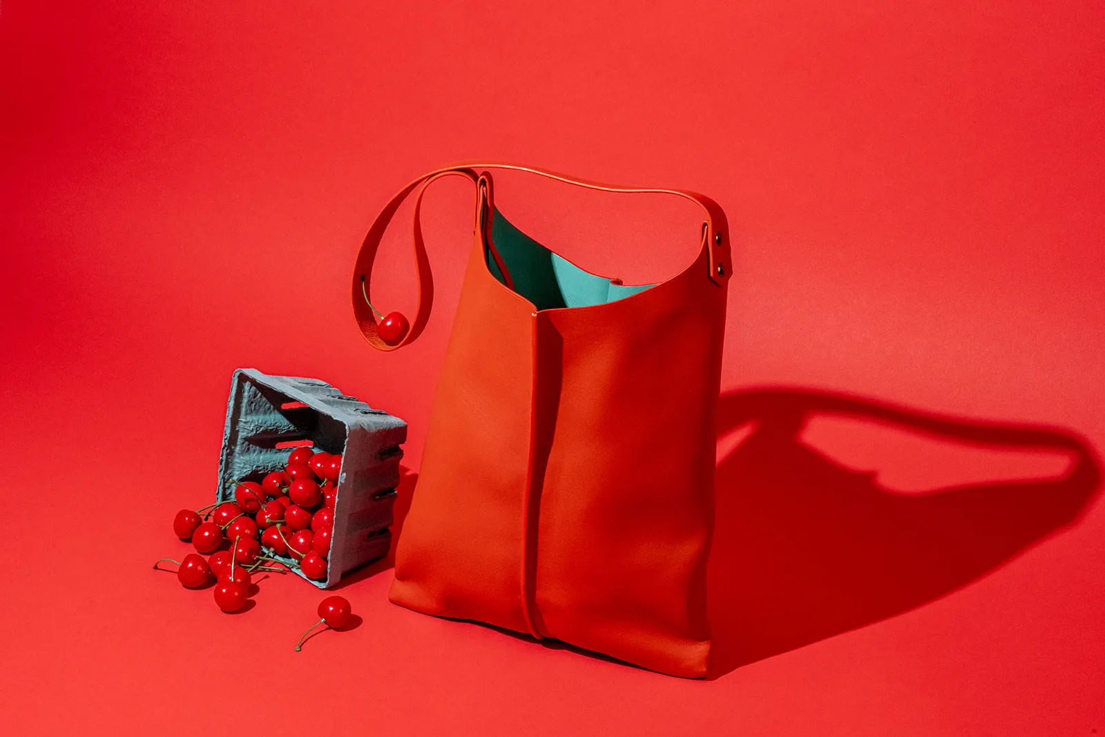 Wedge handbag - French lamb leather in Cherry red - Luxury edition *05
