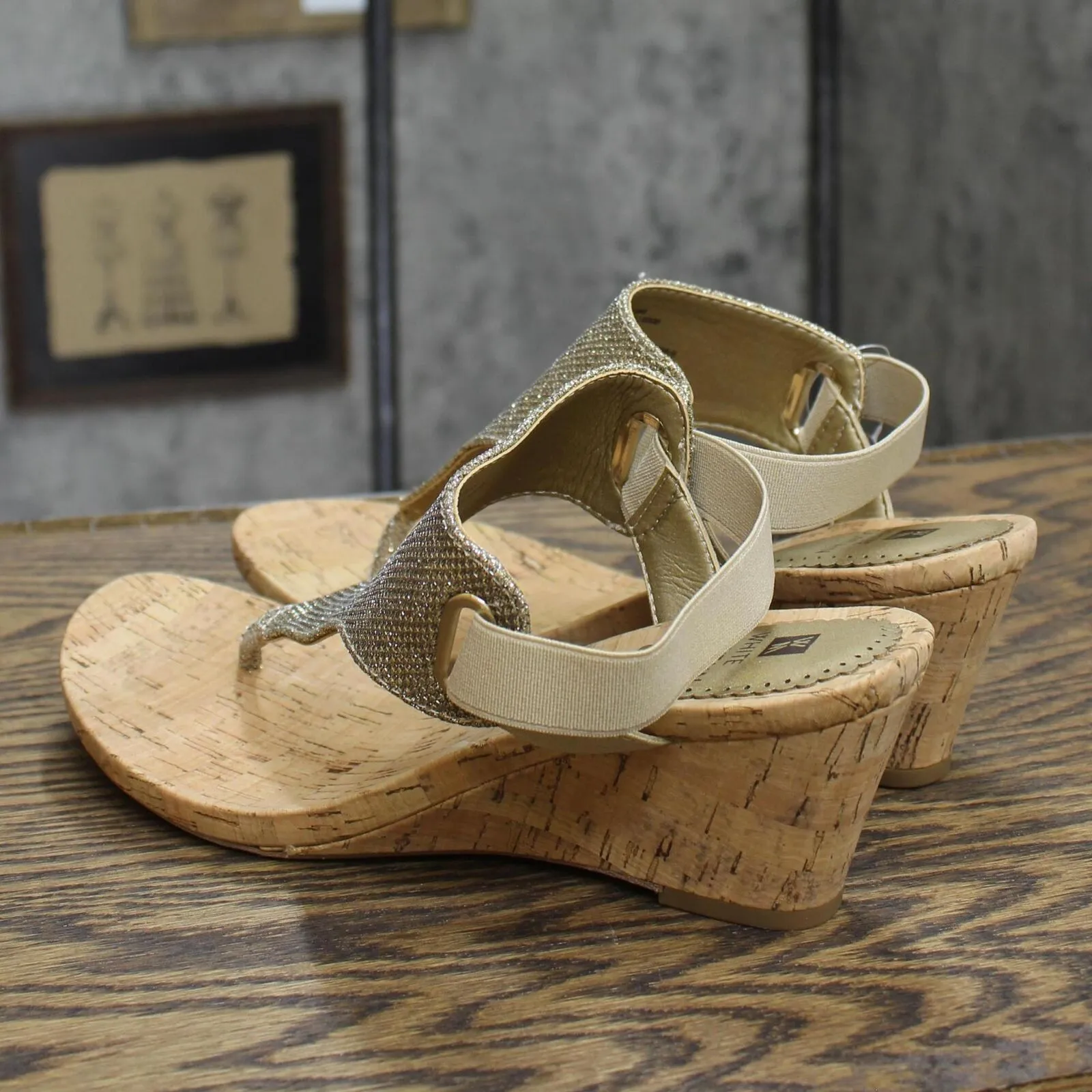 White Mountain All Good Women's Cork Wedge Sandal Light Gold / Glitter 7.5M