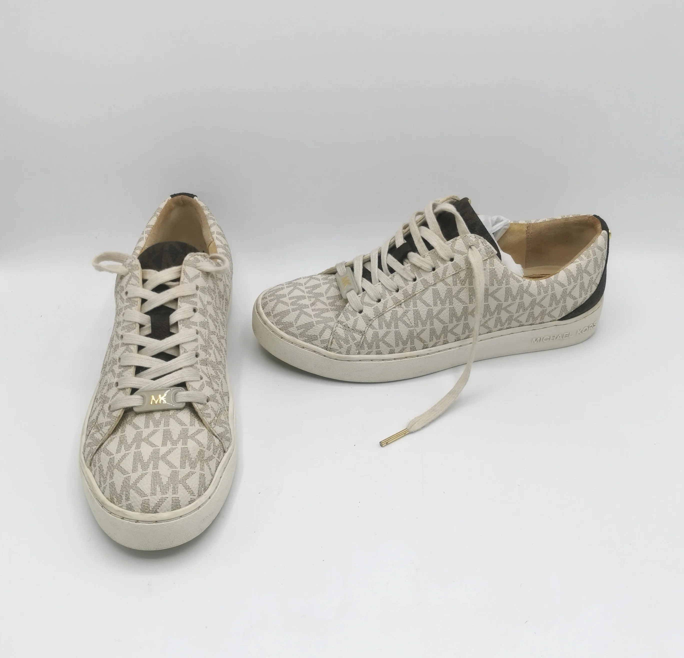 WOMENS SIZE 7M - Michael Kors Sneaker EUC B60