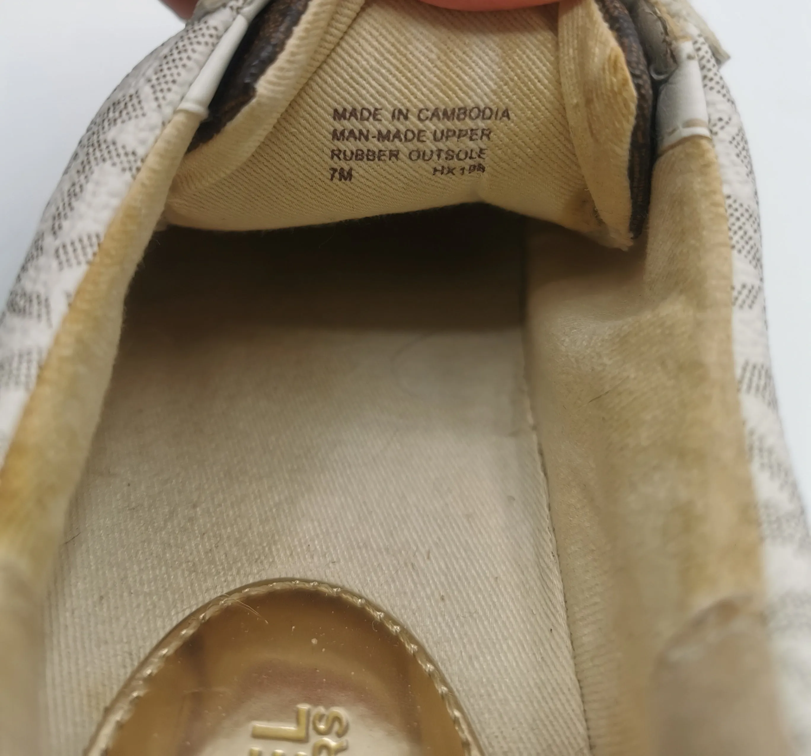 WOMENS SIZE 7M - Michael Kors Sneaker EUC B60