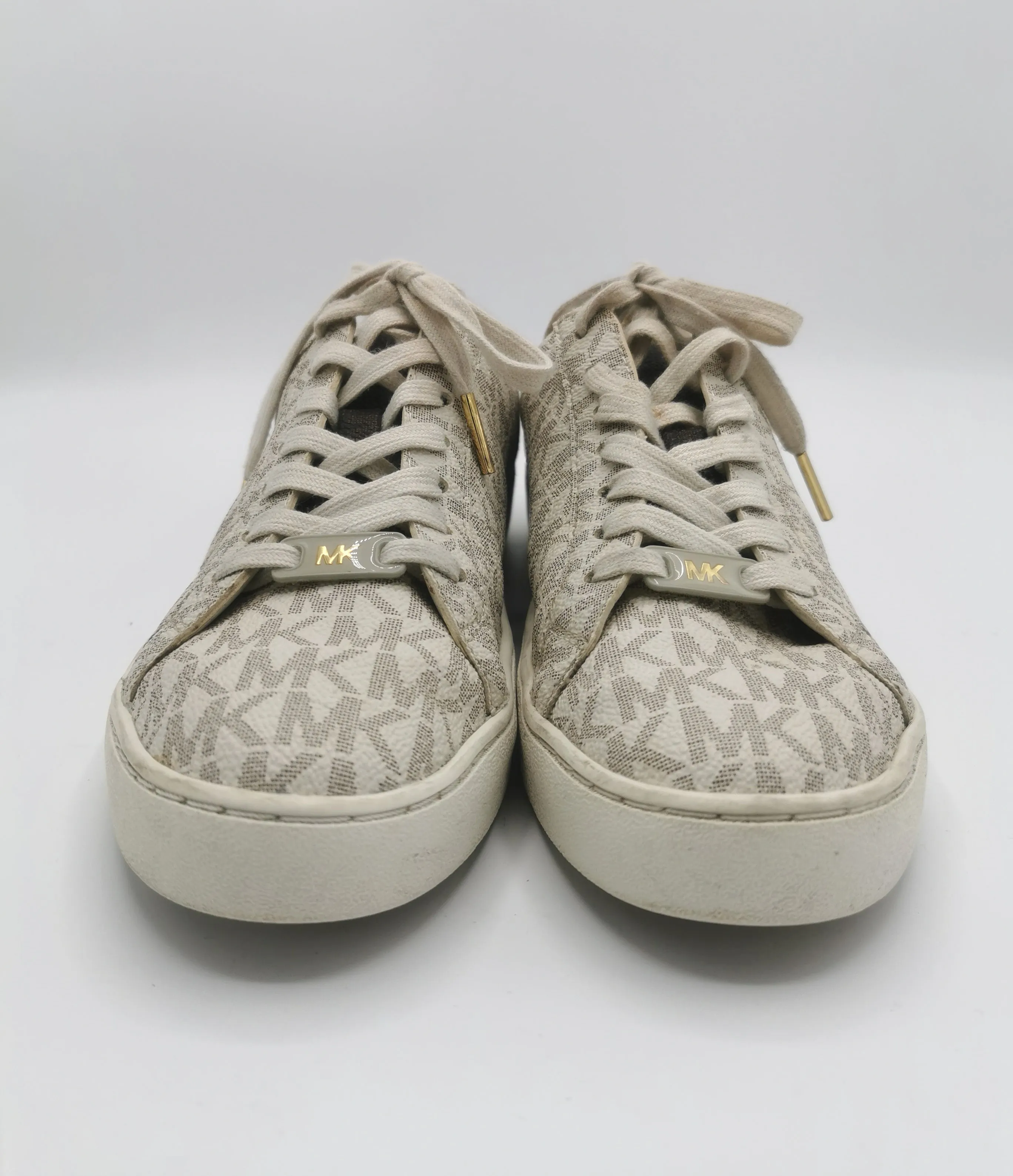 WOMENS SIZE 7M - Michael Kors Sneaker EUC B60